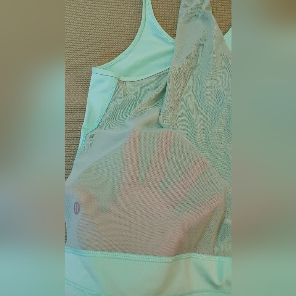 Lululemon Athletic Racerback Top Mesh Woven Back Workout Elastic Waist Sz 8 - Picture 9 of 10